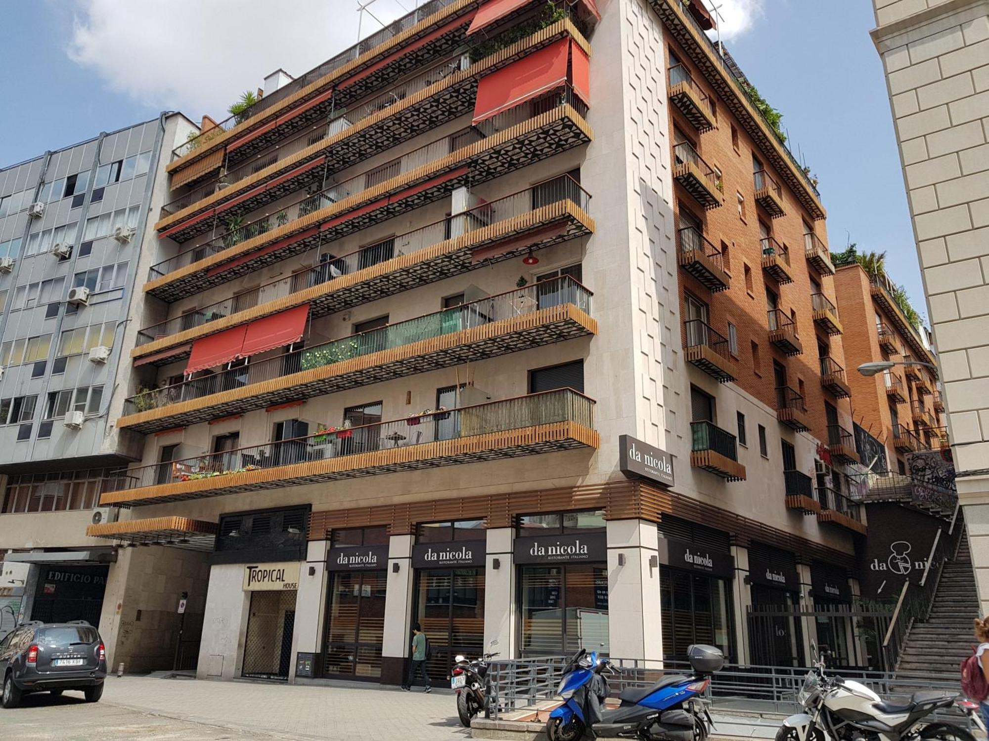 Plaza Mostenses En Plaza Espana Madrid Kültér fotó